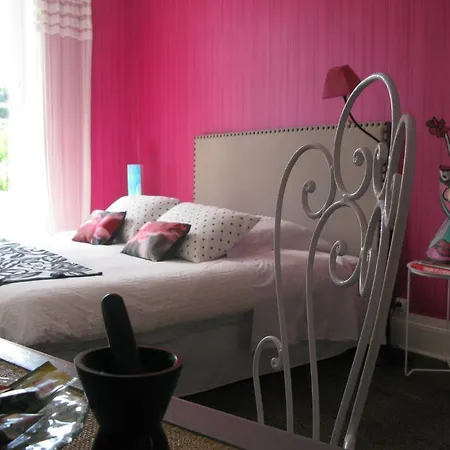 Les Cours Du Clain Bed and breakfast