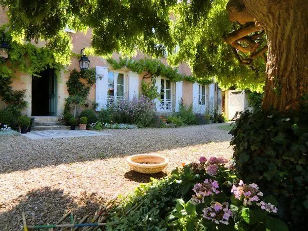 לינה וארוחת בוקר Les Cours Du Clain *